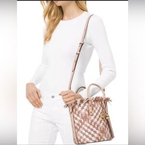 *Brand New* MICHAEL MICHAEL KORS Marley Medium Leather Bucket Messenger Bag